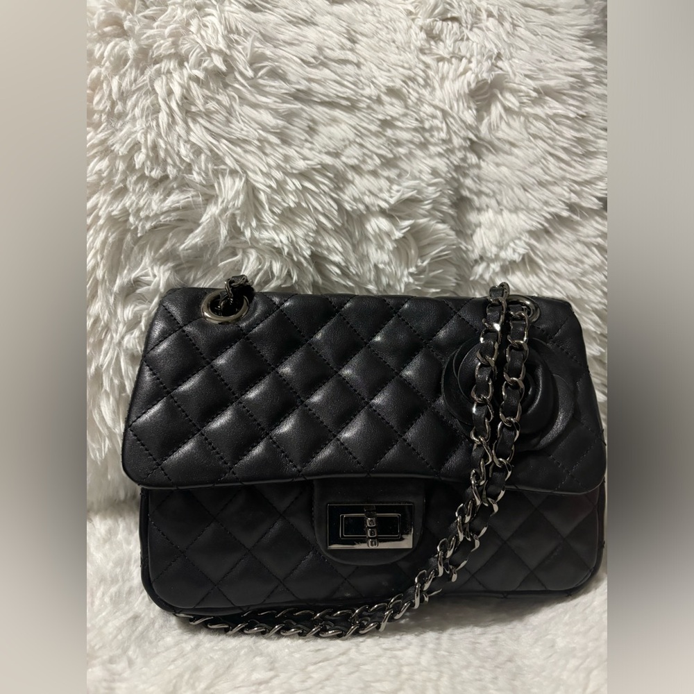 Elegant Black Quilted Chain Bag